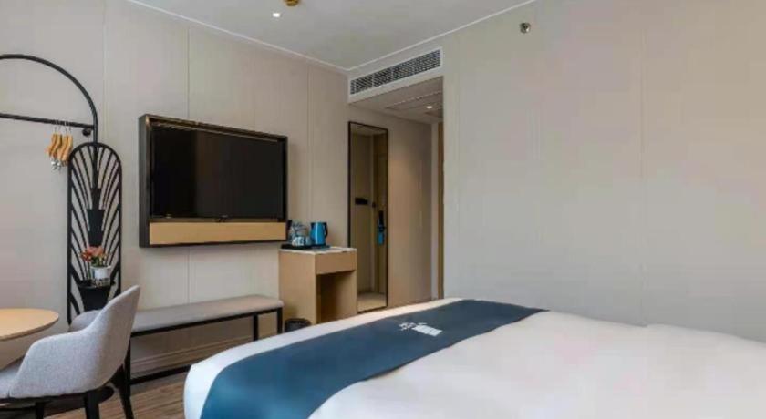 Echarm North Bund Tilanqiao Metro Station 3* Shanghai